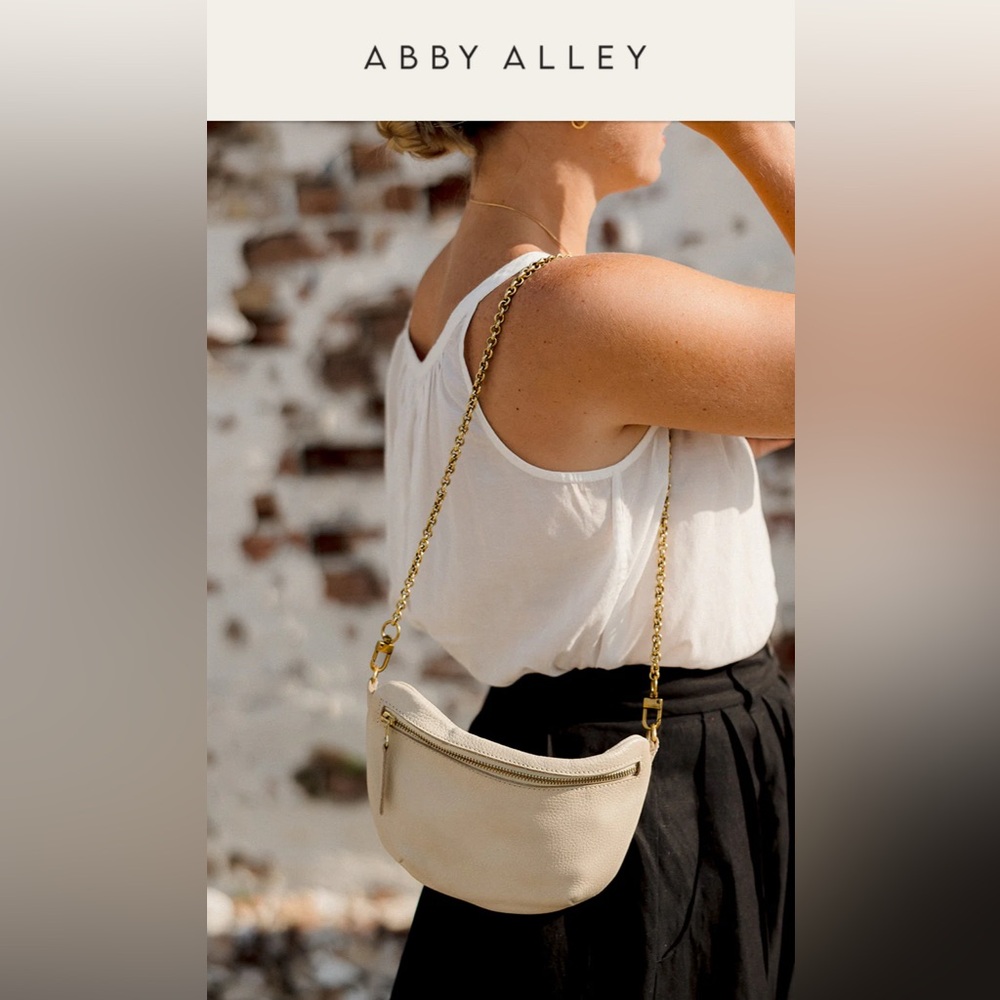 Abby Alley Chain link Strap